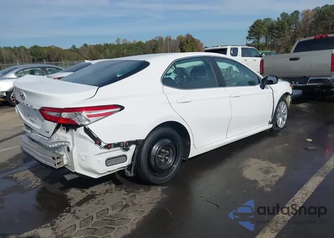 2018 Toyota Camry Le z USA, uszkodzony, nr VIN 4T1B11HK5JU589716